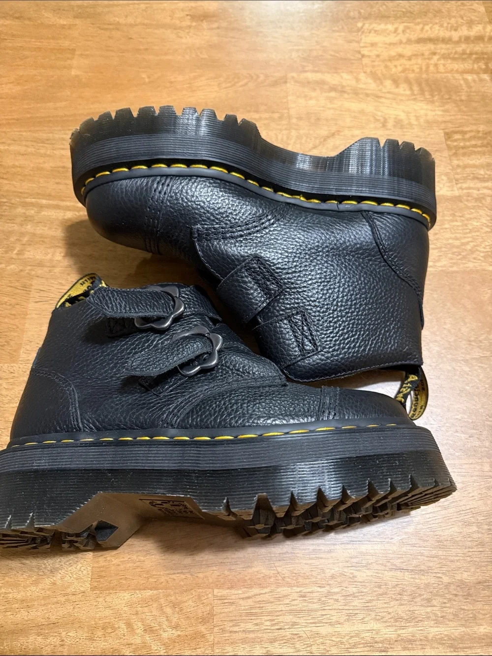 Dr. Martens DEVON FLOWER LEATHER